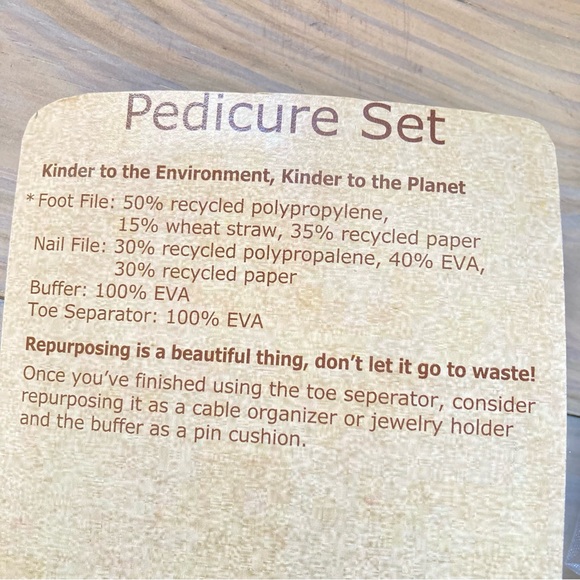 Pedicure Gift Set Rainbow Colorful Hand Fingernail and Foot File and Foot Soak - Picture 13 of 15